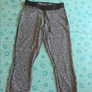NIKE Women’s Dri-Fit Running Capris, Size small